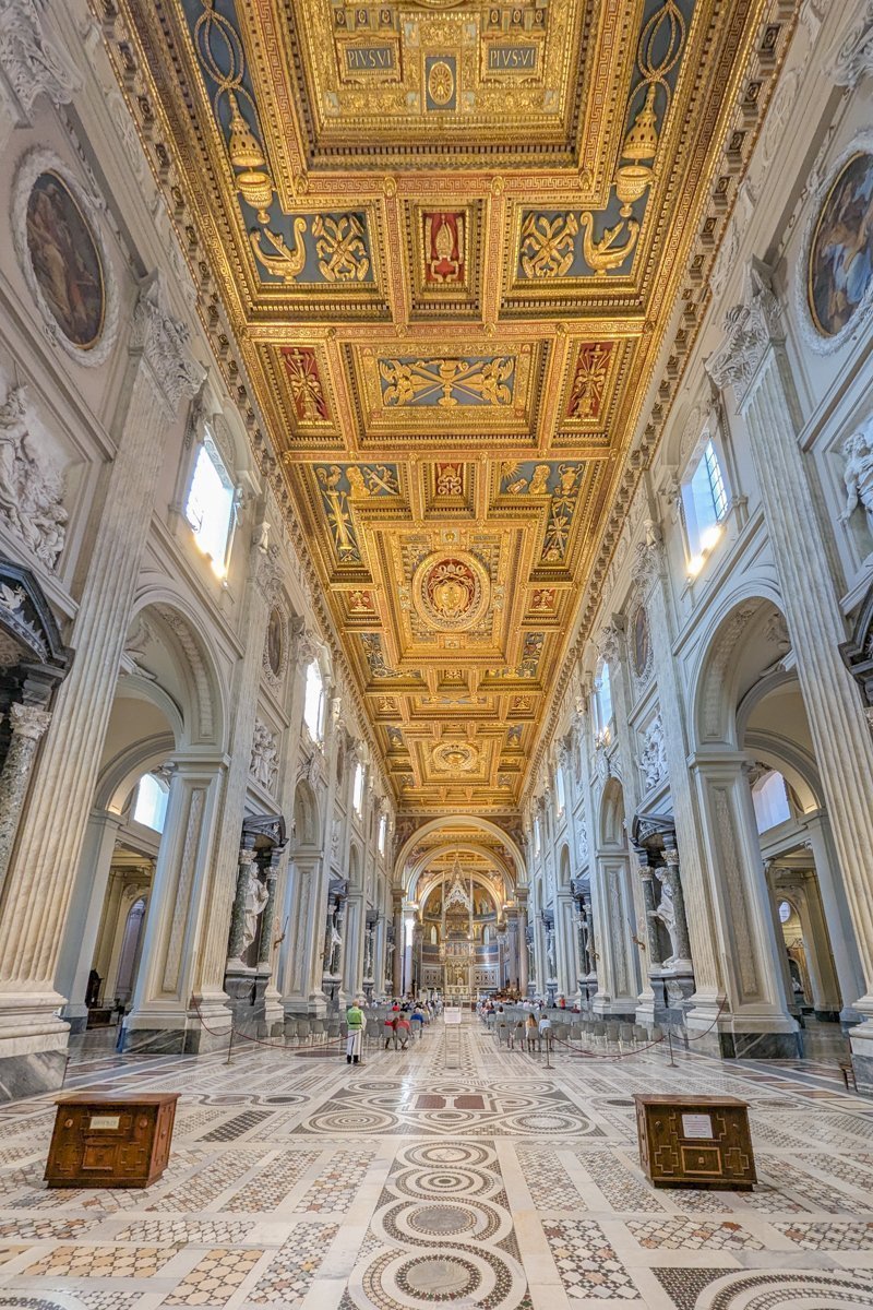 Nef centrale de la Basilique