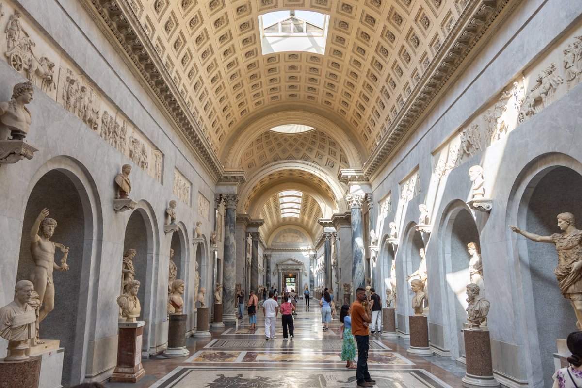 Galerie des statues et des bustes