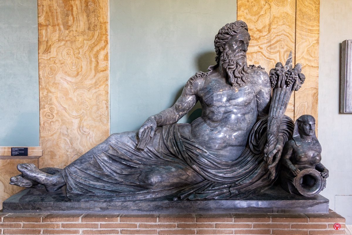 Grande Statue du Nil