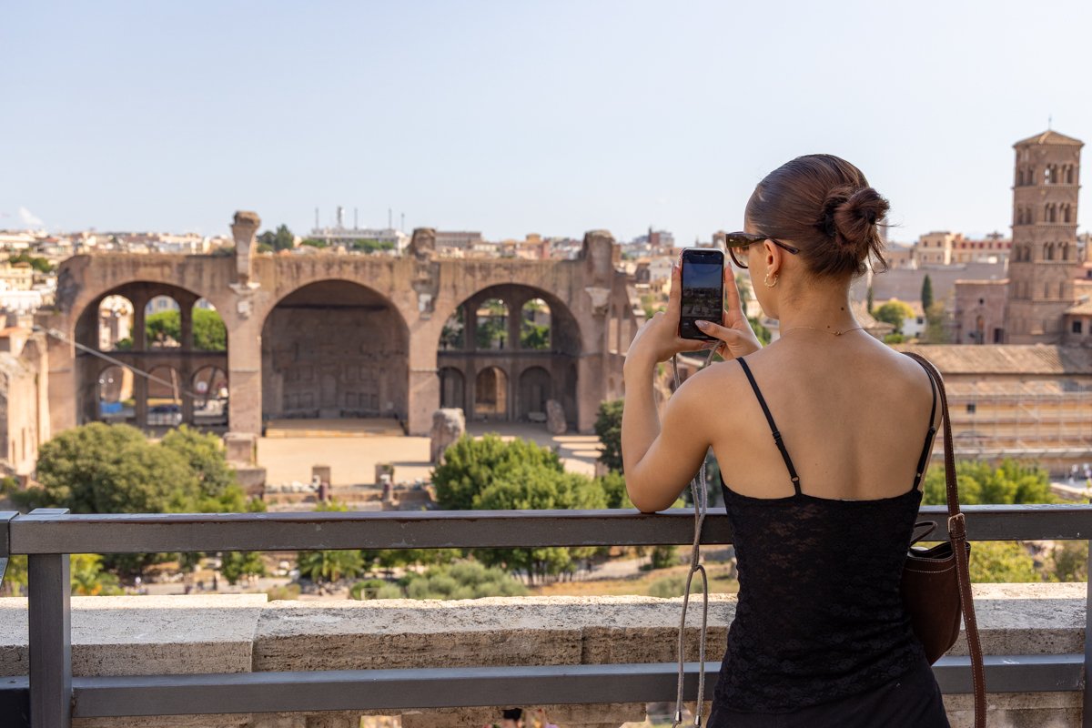 Vue sur la Basilica de Maxentius