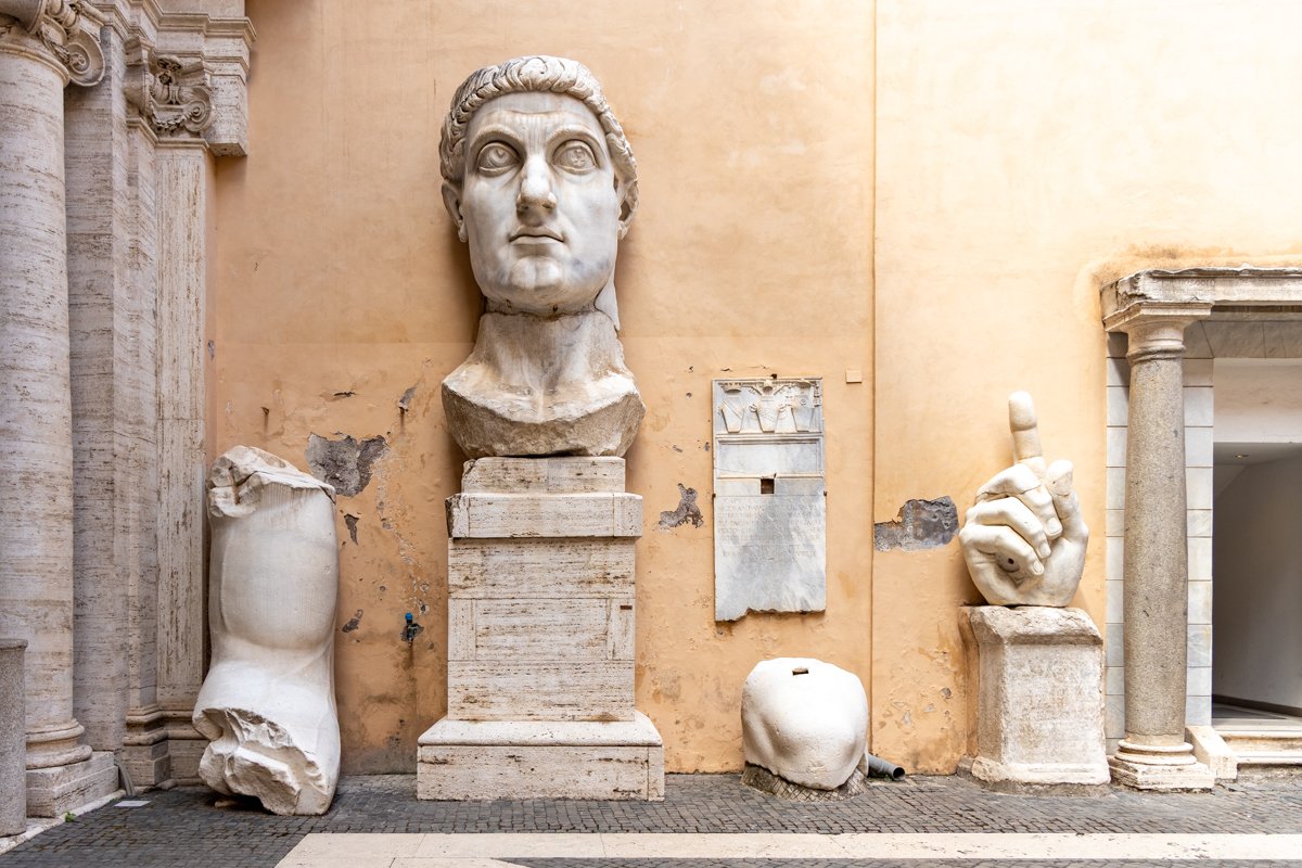 Vestiges de la Statue de Constantin