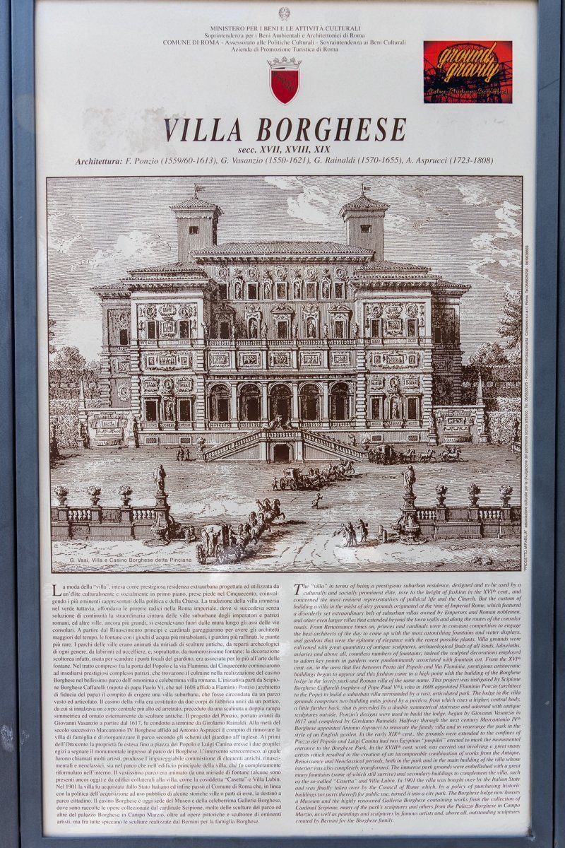 Panneau sur l'histoire du lieu