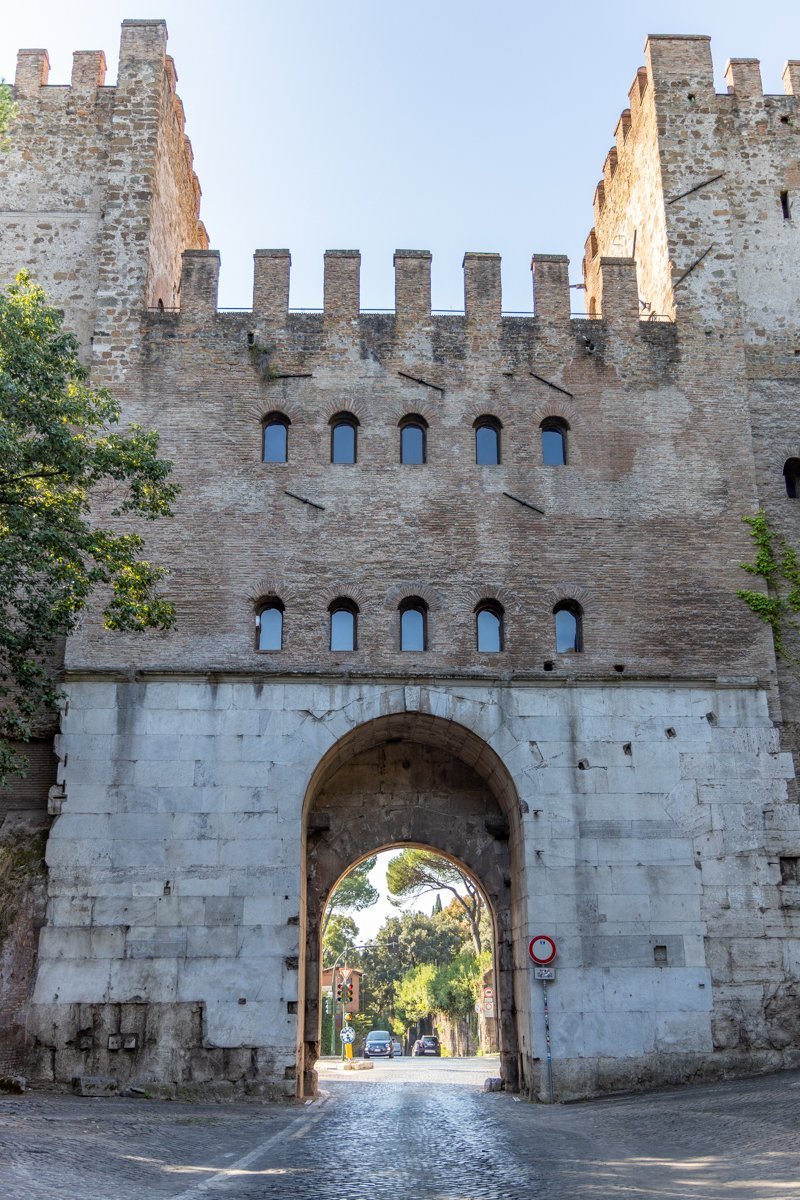 Arche de la porte San Sebastiano