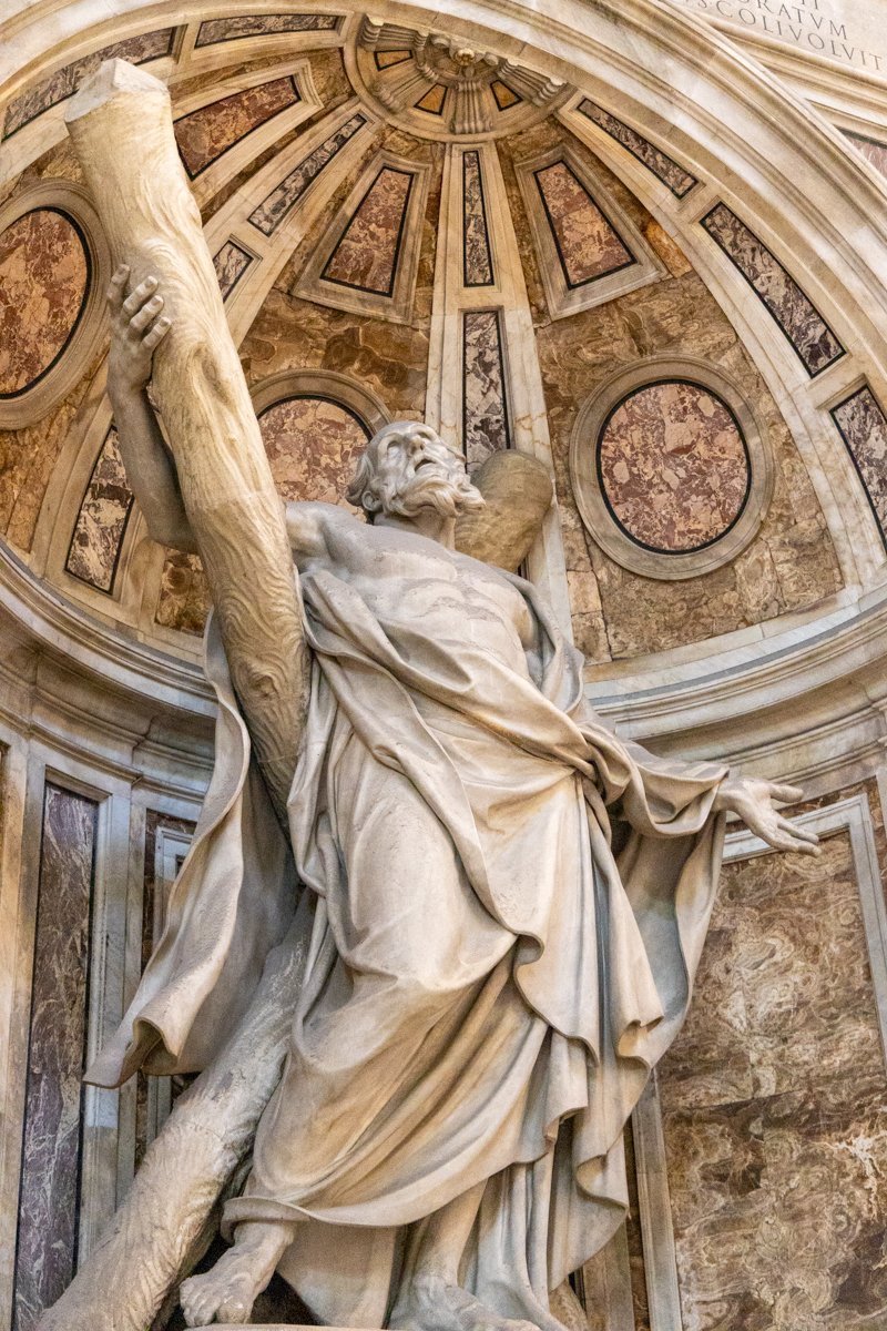 Statue de l'un des piliers