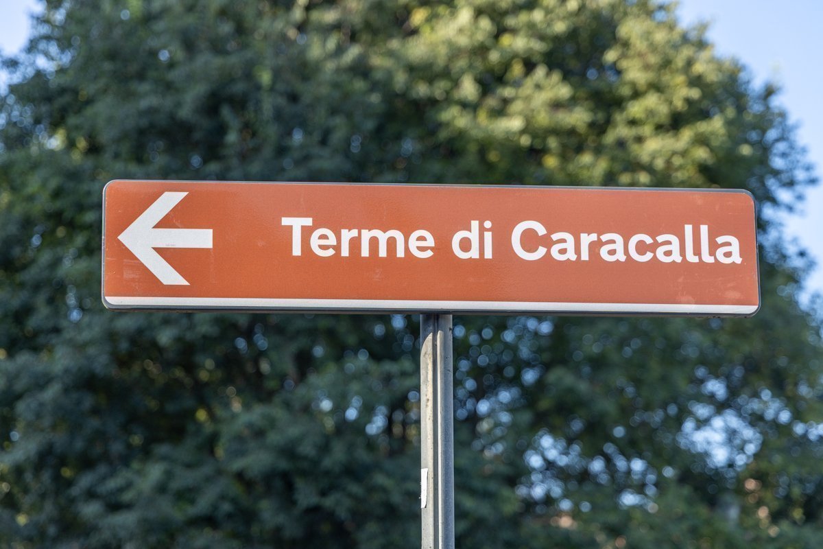 Panneau qui indique l'entrée