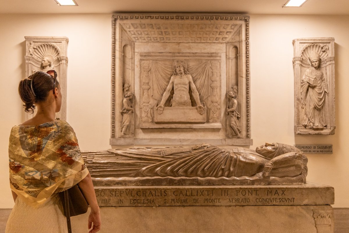 Tombeaux dans les grottes du Vatican
