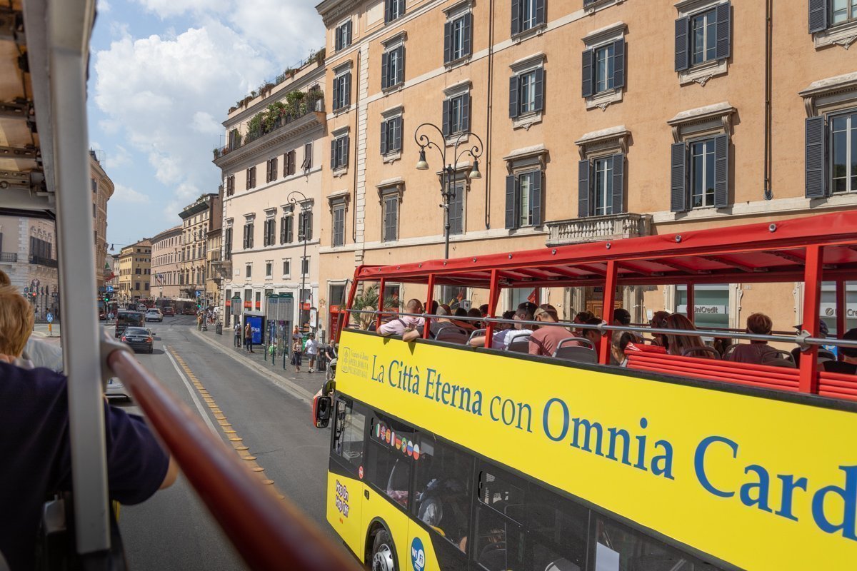 Bus avec bandeau Omnia Card