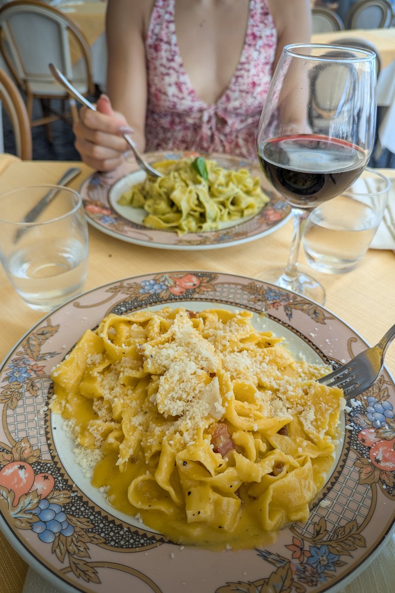 Dégustation avec de la sauce