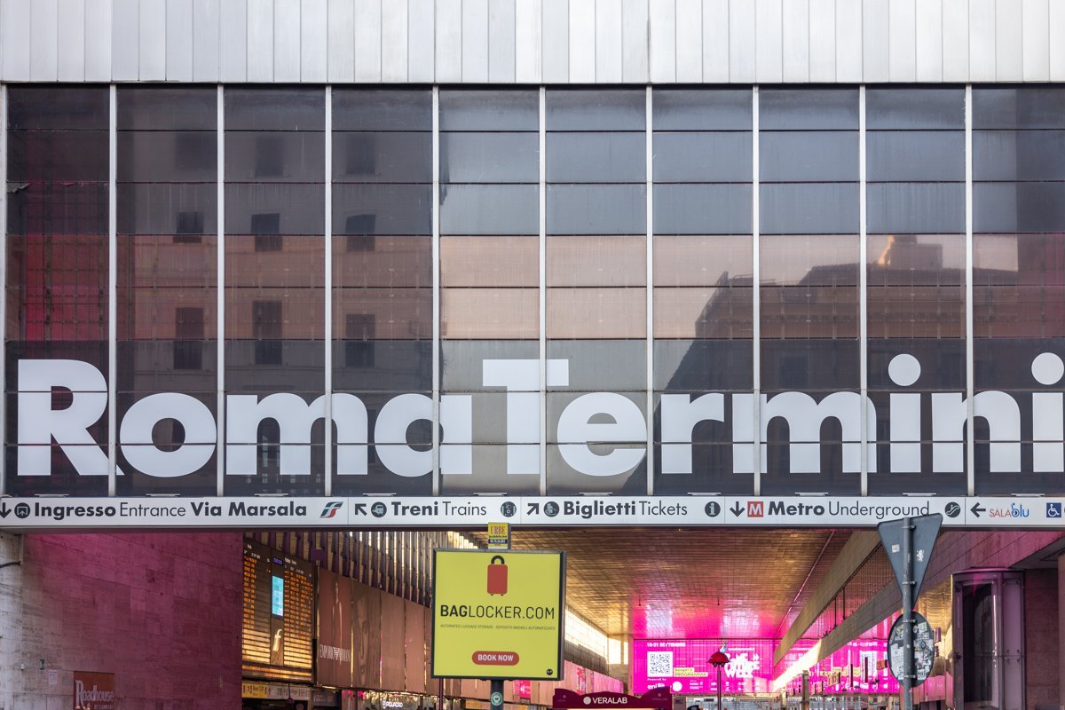 Façade de la gare Roma Termini