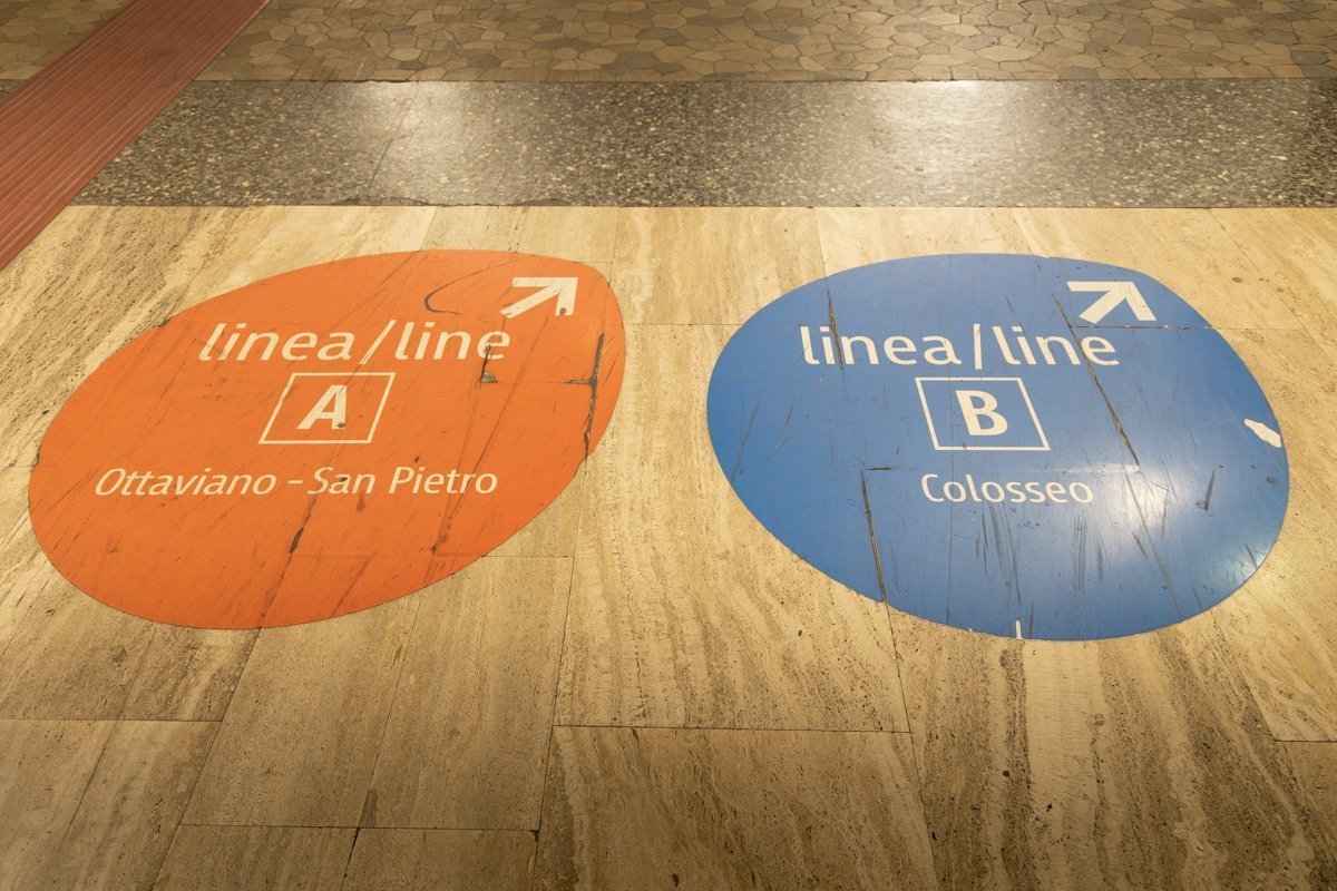 Indications des lignes de métro