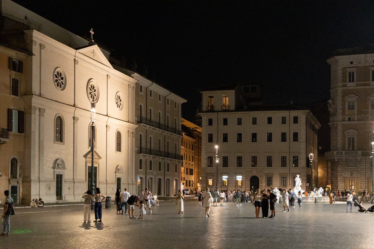 Place Navone de nuit