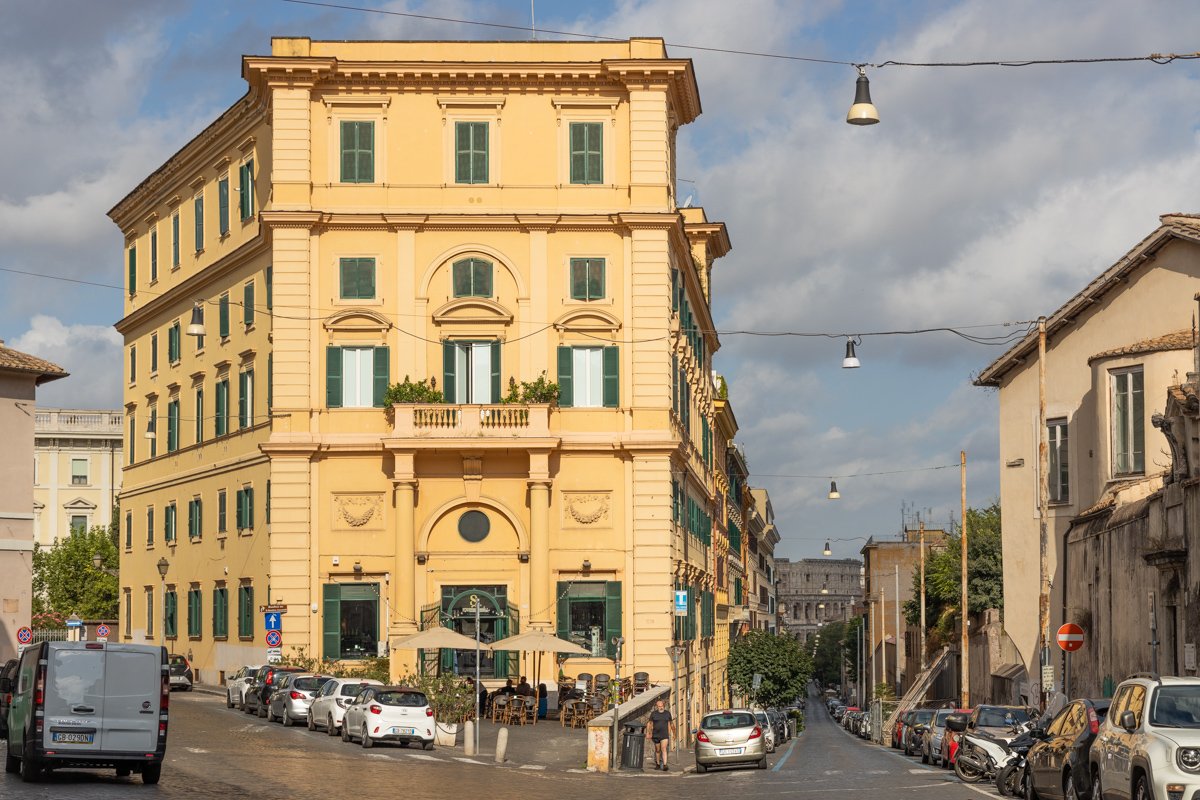 Rue avec vue sur le Colisée