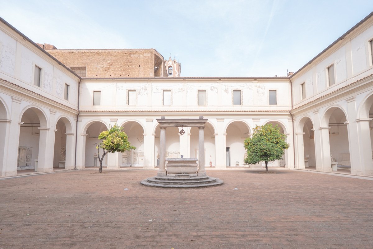 autre partie du cloitre de michel ange