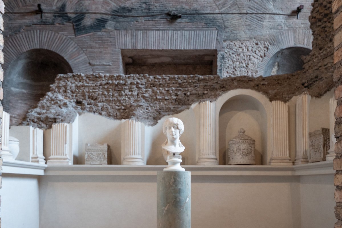 intérieur des restes du site