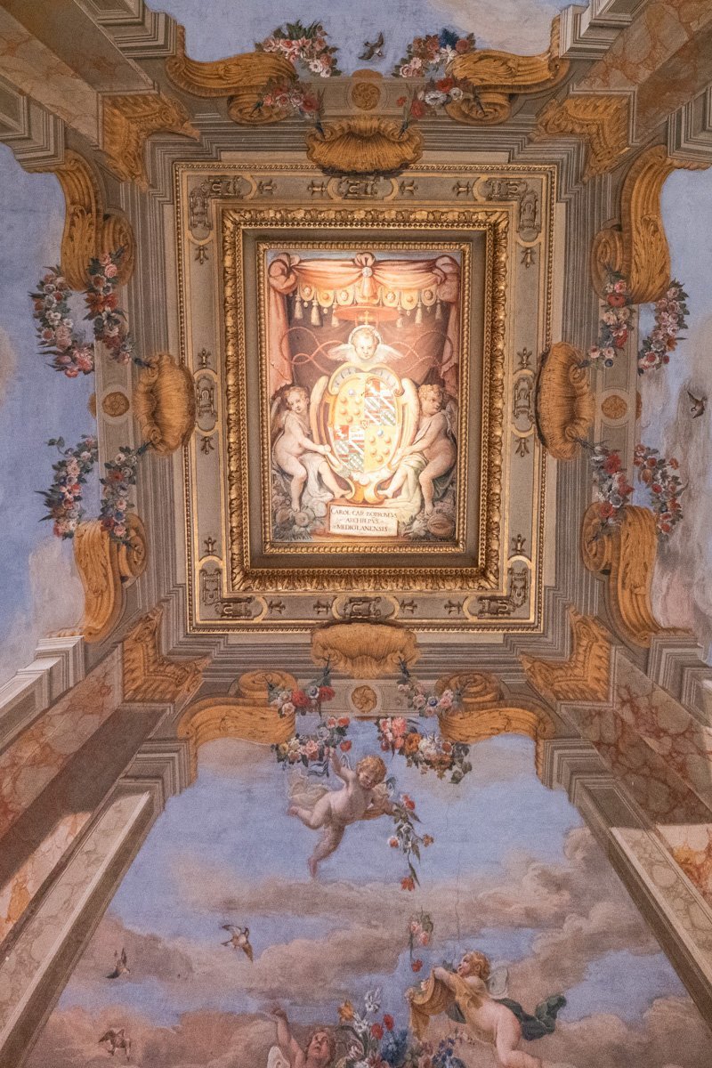 plafond décoré d'anges