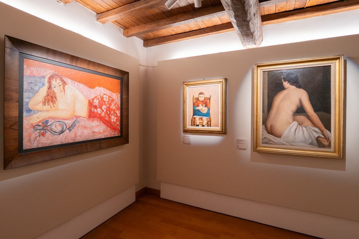 plan rapproché des tableaux