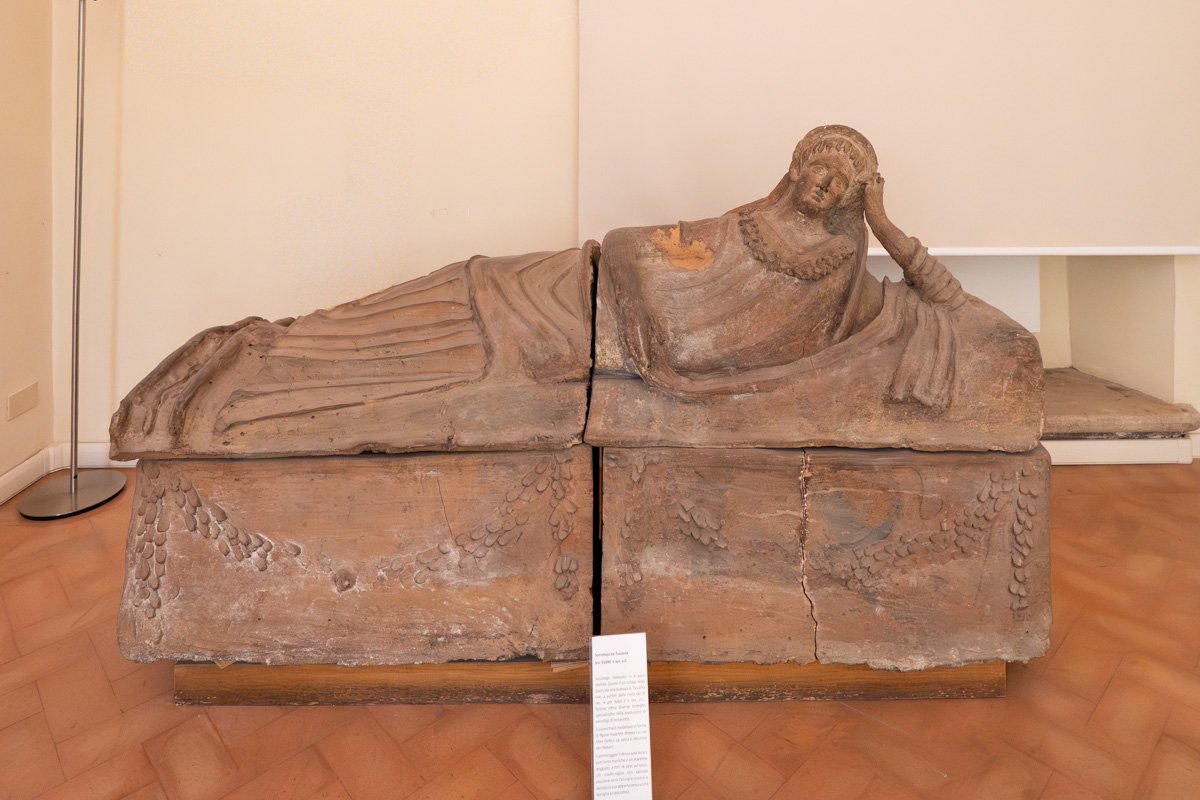 statue sarcophage