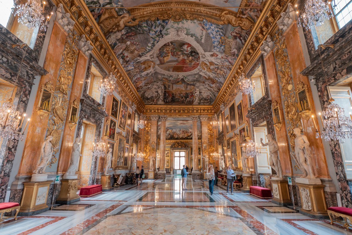 vue d'ensemble sur la salle principale