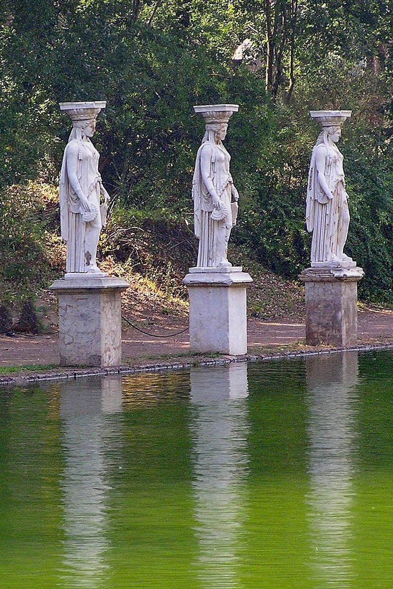 zoom sur les statues