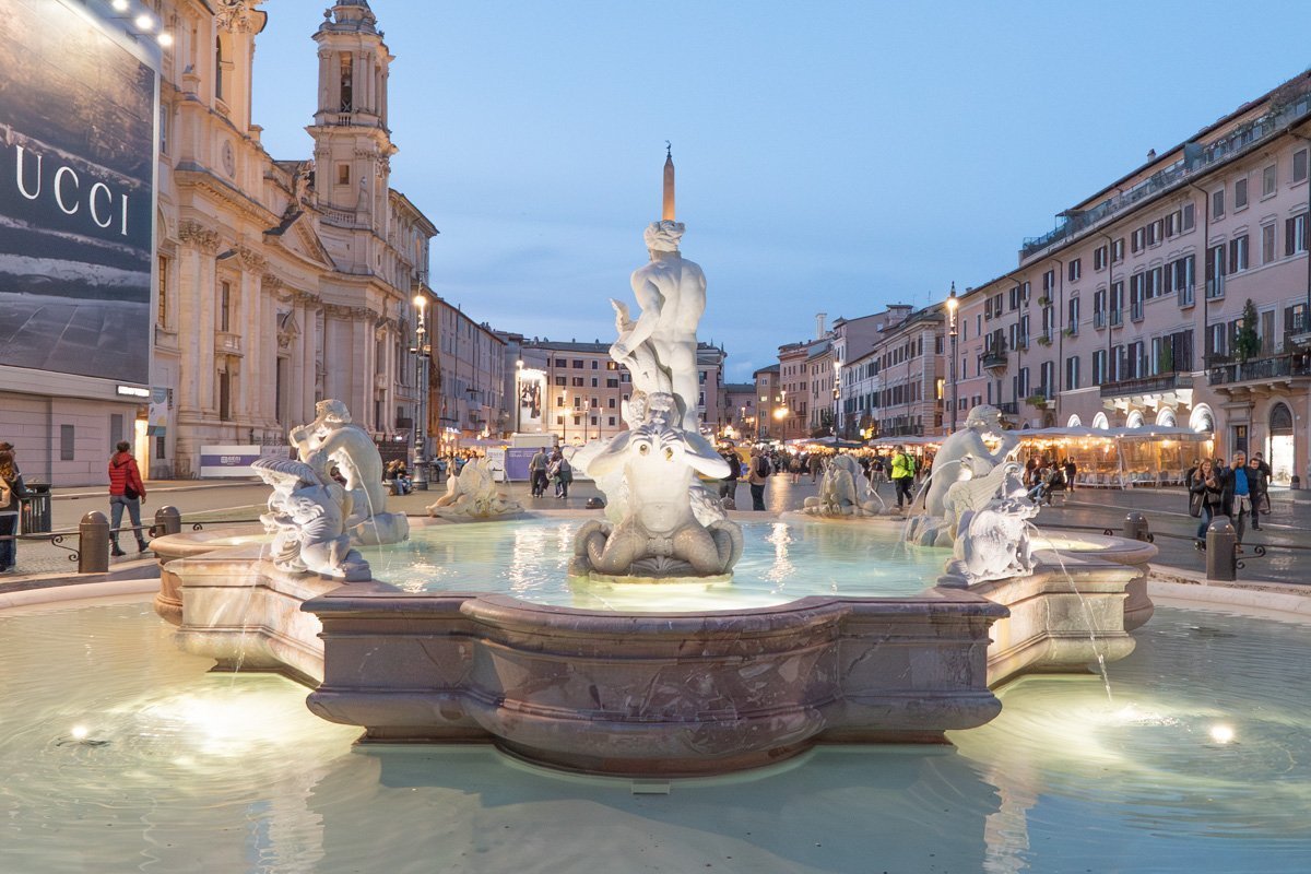 Fontaine du Maure de nuit