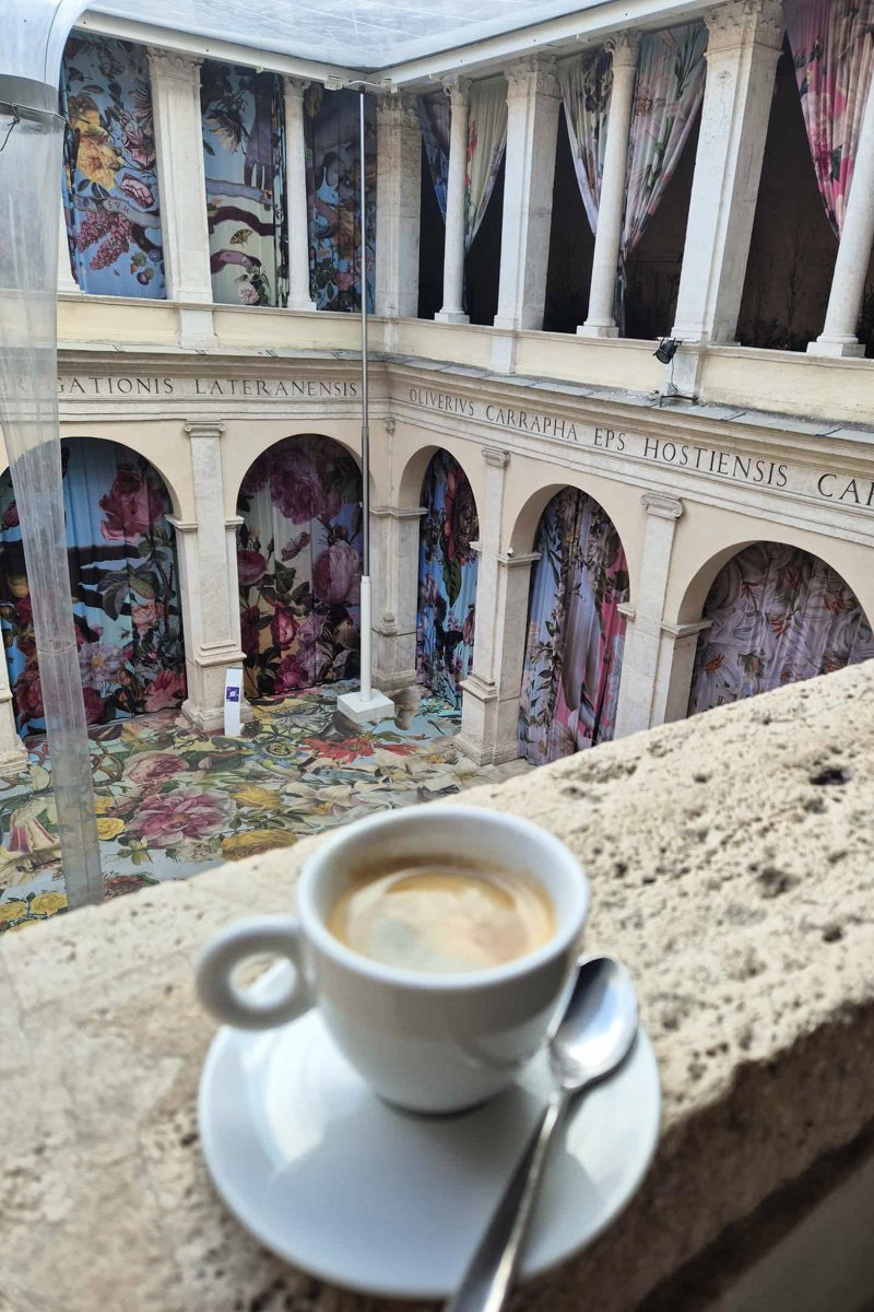 café sur la terrasse