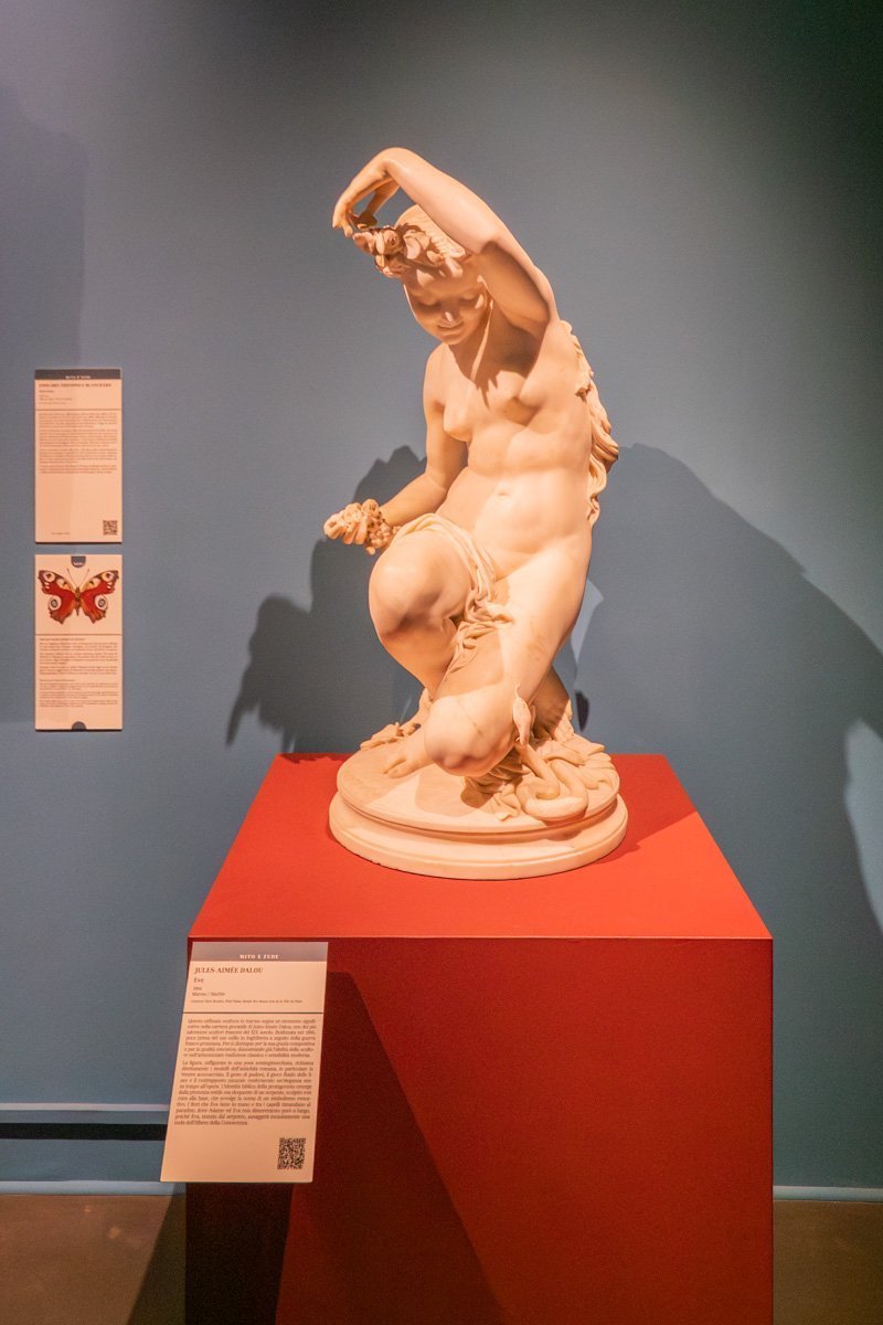 sculpture de femme