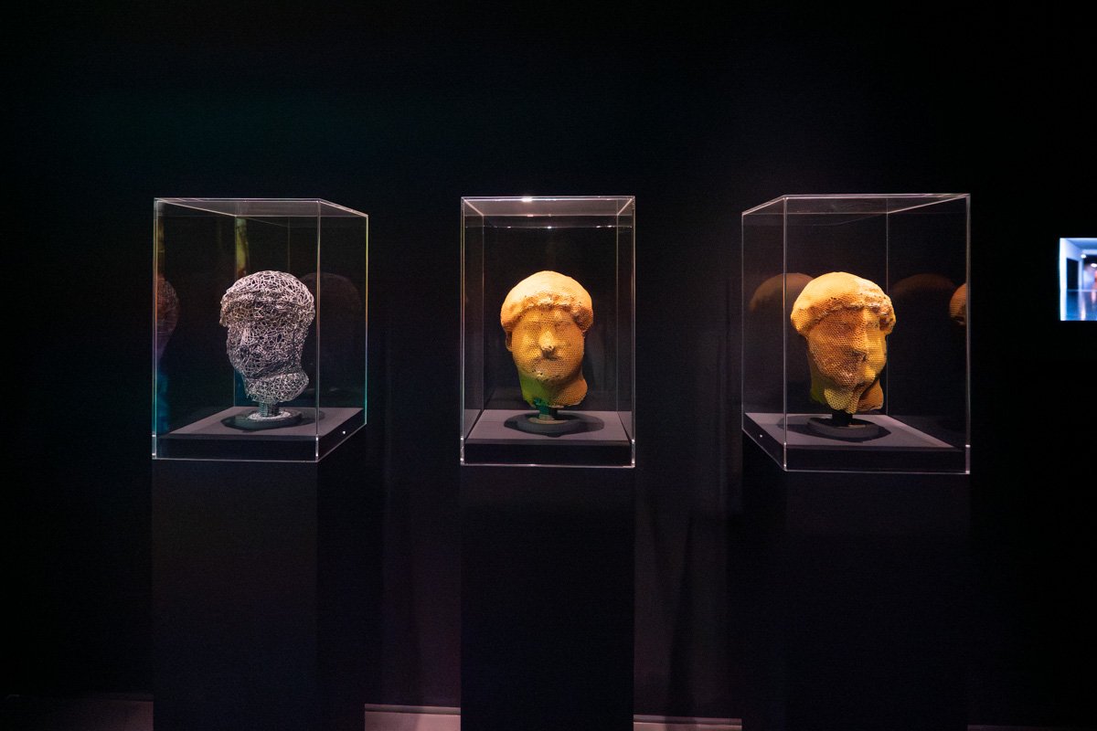 têtes remplacées par du miel