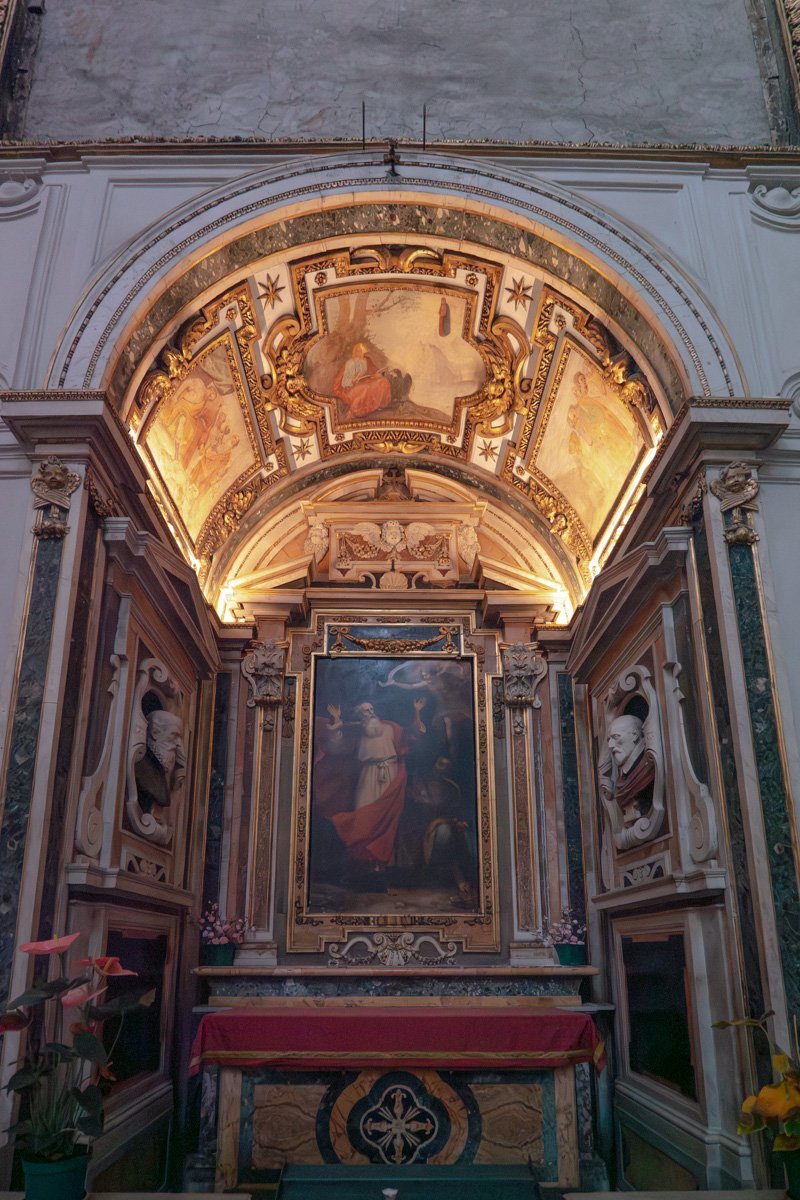 zoom sur les peintures et moulures