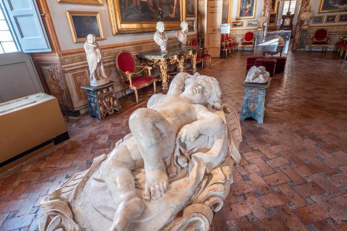 zoom sur statue d'un ange