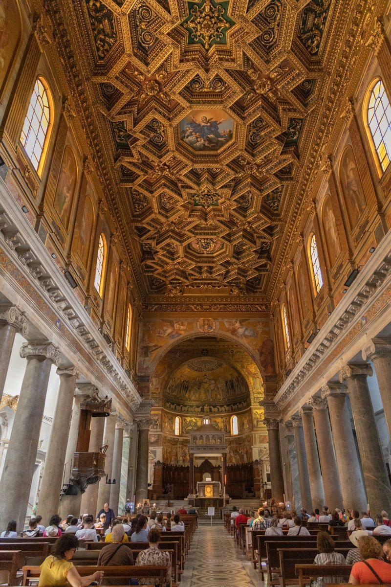 intérieur de l'église santa maria