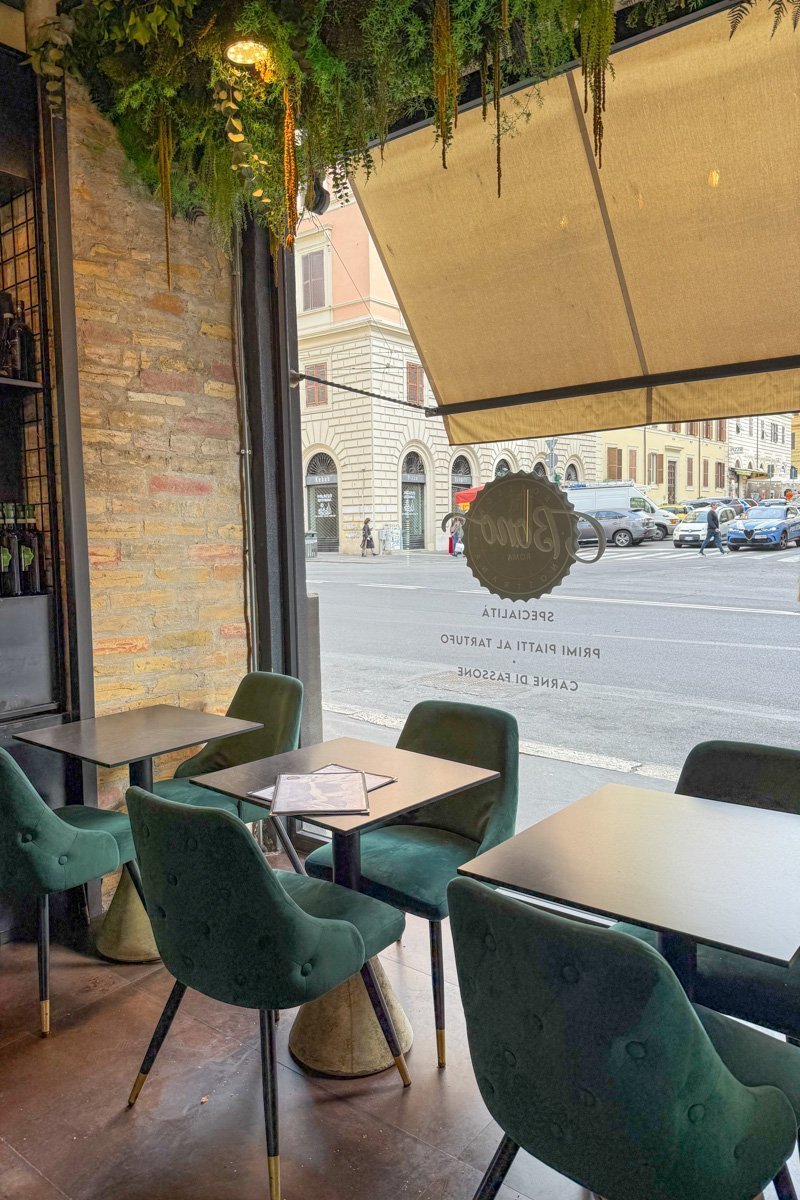 intérieur du bono restaurant