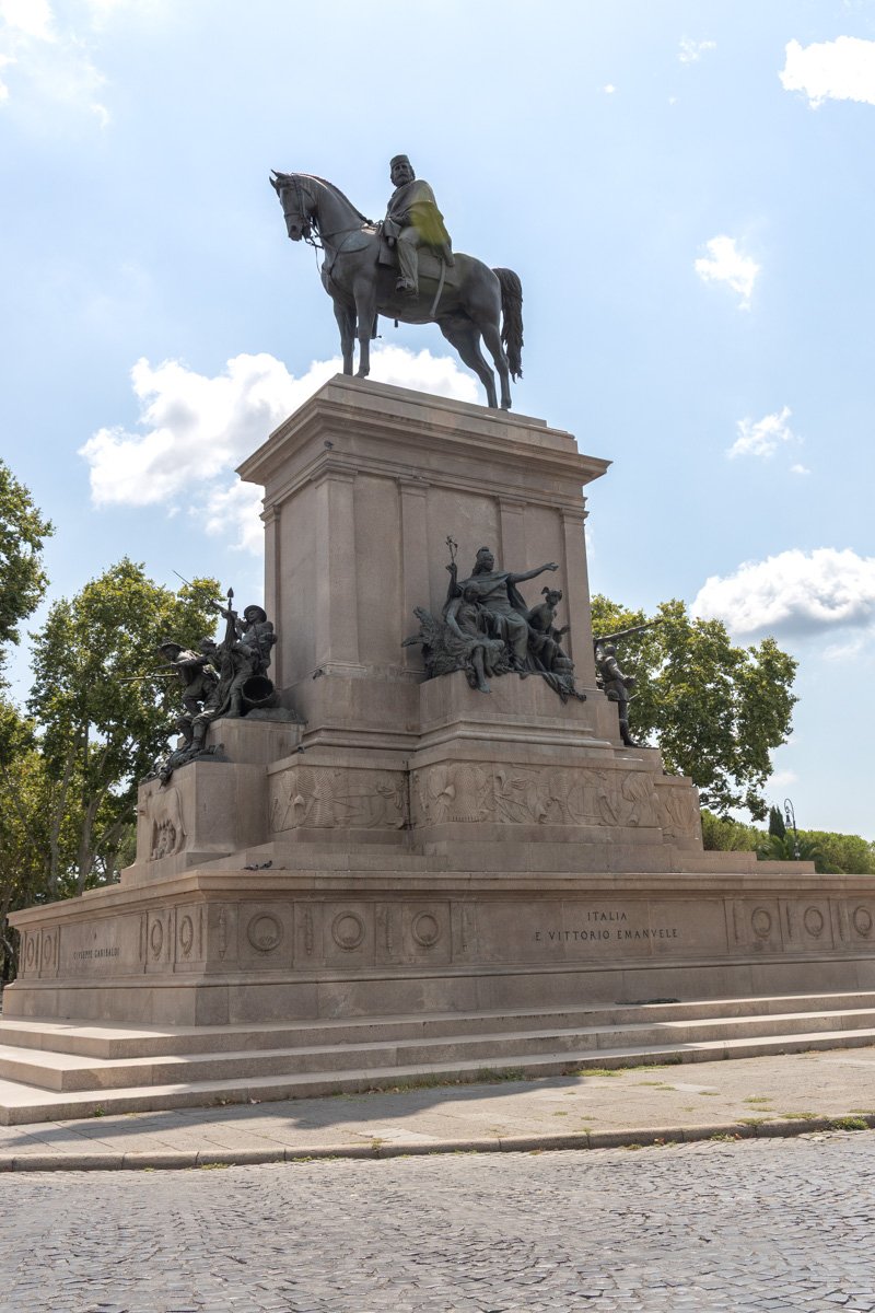 statue cavalier et son cheval