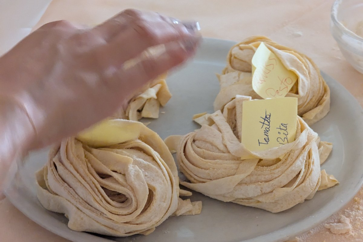 tas de pates avec indication sauce