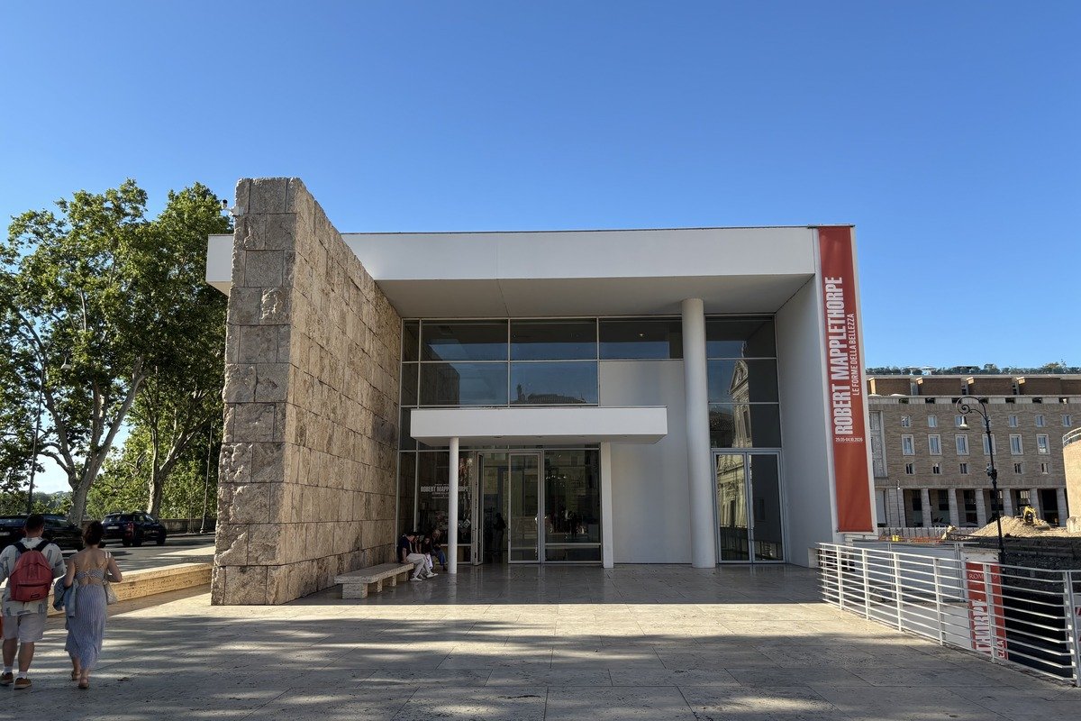 Façade du musée de l'Ara Pacis en pierre