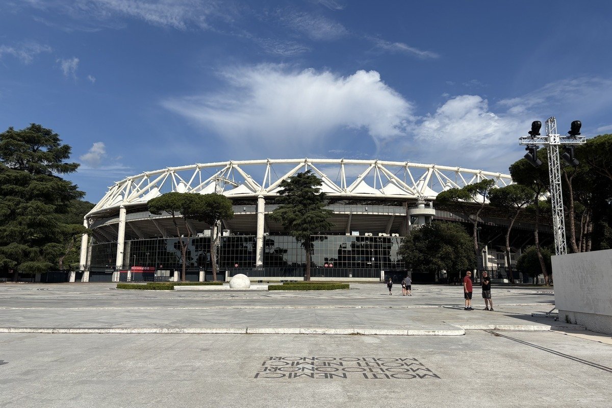 Stade olympique de Rome avec toiture en treillis métallique