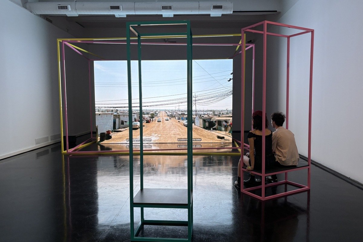Installation de cadres colorés avec une projection vidéo