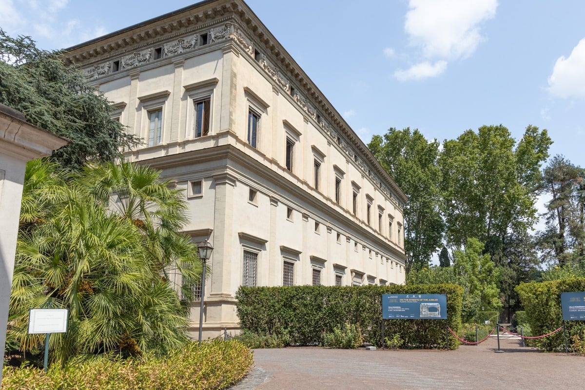Façade de la villa Farnesina