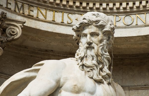 Statue de Neptune de la fontaine de Trevi à Rome