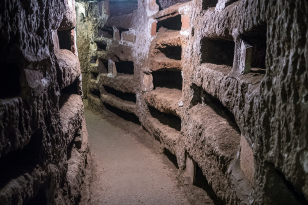 Intérieur d'une catacombe