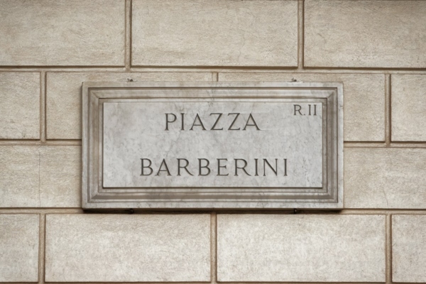 Panneau de la Piazza Barberini, à Rome